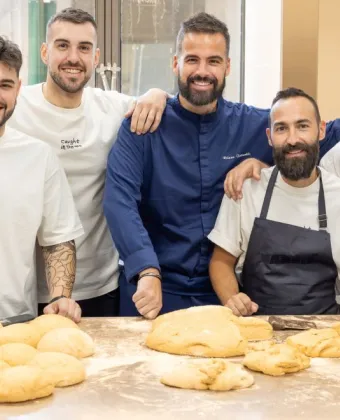 Bandit Bakery: Η νέα «συμμορία» του Βύρωνα ψήνει ψωμιά, πίτες και κρουασάν με ρυζόγαλο