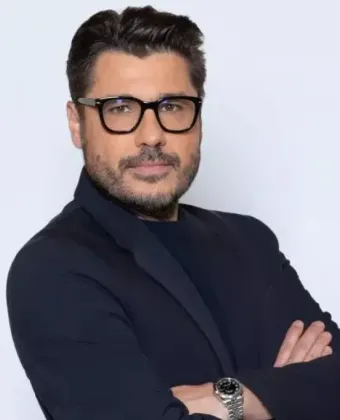 Λάμπρος Κωνσταντάρας