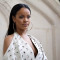 Rihanna: Μετά τα κίτρινα, «ρίχνει το instagram» και με φούξια σέξι εσώρουχα