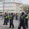 Διαδηλώσεις κατά της μετανάστευσης στη Βρετανία: Πάνω από 90 συλλήψεις μετά τις ταραχές 