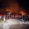 Μεγάλη πυρκαγιά σε εργοστάσιο ξυλείας στα Τρίκαλα