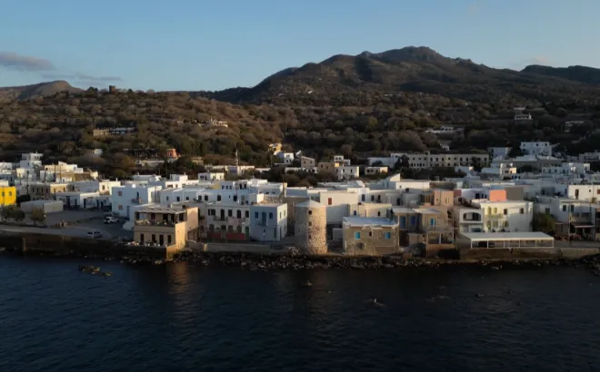 Η Σύρος στο επίκεντρο ιταλικών μέσων ενημέρωσης