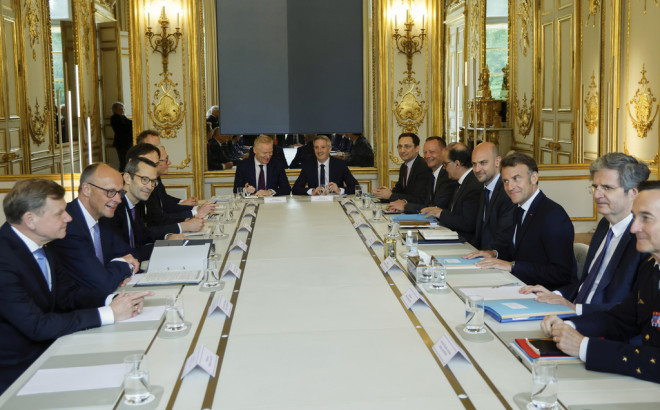  Emmanuel Macron - Merz