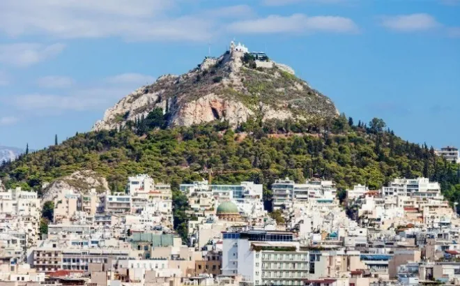 Σε «κόκκινο συναγερμό» η Αθήνα για κίνδυνο πυρκαγιάς- Κλείνει ο Λυκαβηττός