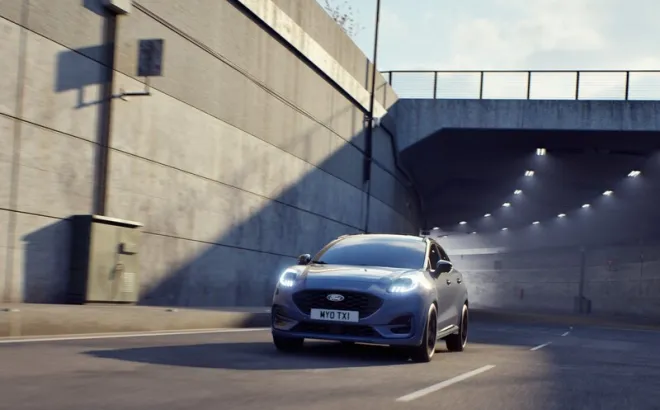 Η ελευθερία στην οδήγηση είναι πλέον στάνταρ με τις νέες εκδόσεις BlueCruise των Ford Kuga και Puma