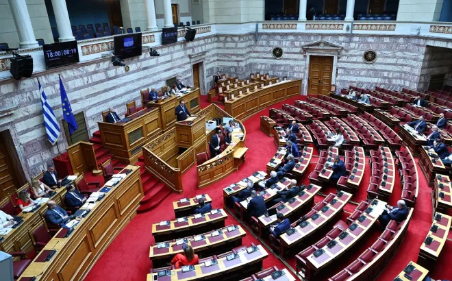 Βουλή: Στην Επιτροπή Αναθεώρησης του Συντάγματος τα κωλύματα εκλογιμότητας και τα ασυμβίβαστα των βουλευτών