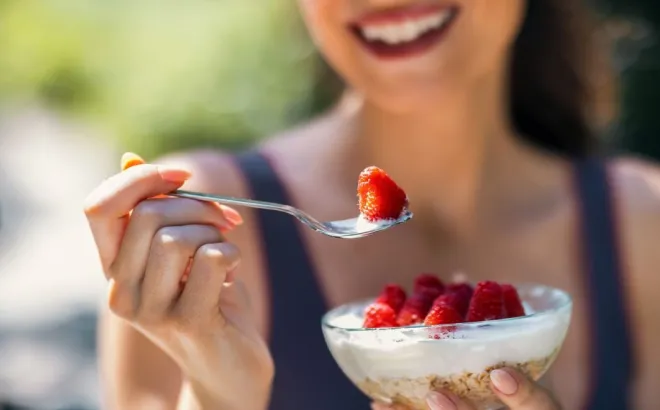 Mindful Eating: Τι σημαίνει να τρως με επίγνωση