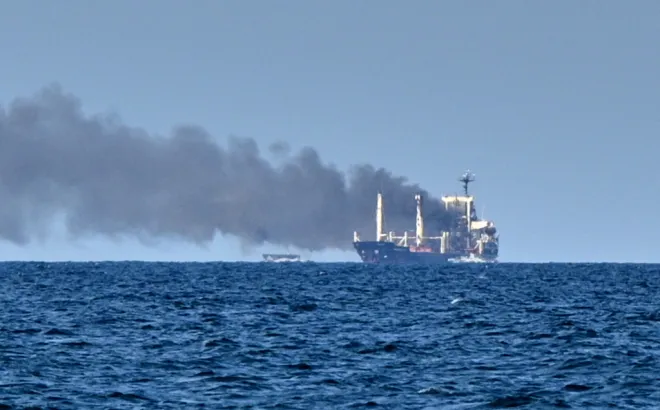Ουκρανία: Ρωσική επίθεση σε εμπορικό πλοίο με σημαία Λιβερίας σε ένα λιμάνι της Οδησσού