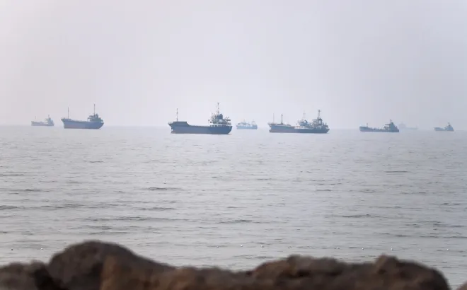 Έως έξι επιπλέον μισθοί για να διαπλεύσουν οι ναυτικοί το Στενό του Ορμούζ