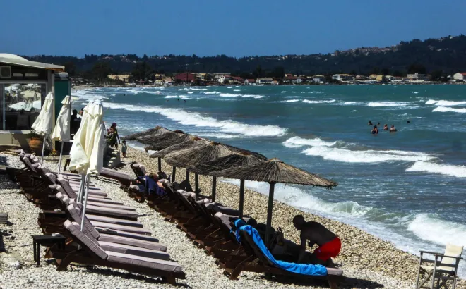 Άνοδος της θερμοκρασίας, λίγες νεφώσεις και άνεμοι έως 6 μποφόρ 