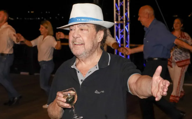 Γιάννης Πάριος: Τι λέει σήμερα για τη φωνή και την ηλικία του μετά τα σχόλια περί απόσυρσης