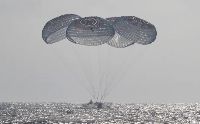 SpaceX: Επέστρεψε 4 αστροναύτες στη Γη από τον Διεθνή Διαστημικό Σταθμό - Δείτε βίντεο της προσθαλάσσωσης