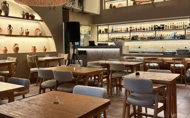 Ethos Athens στη Γλυφάδα: Όχι μόνο live, αλλά και φαγητό που αξίζει