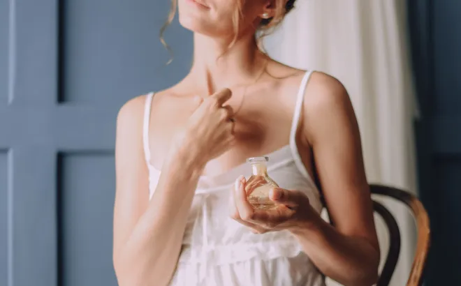 Από το shower gel μέχρι το hair mist: Πώς το άρωμα έγινε ολόκληρη beauty routine 