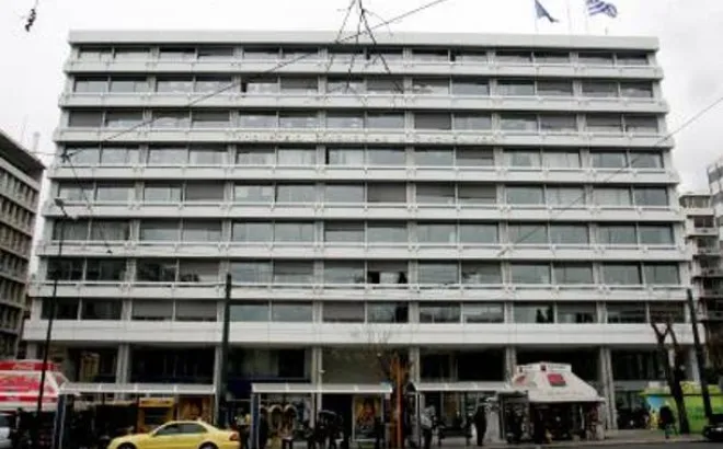 Greece targets Eurozone debt ranking shift with early repayments