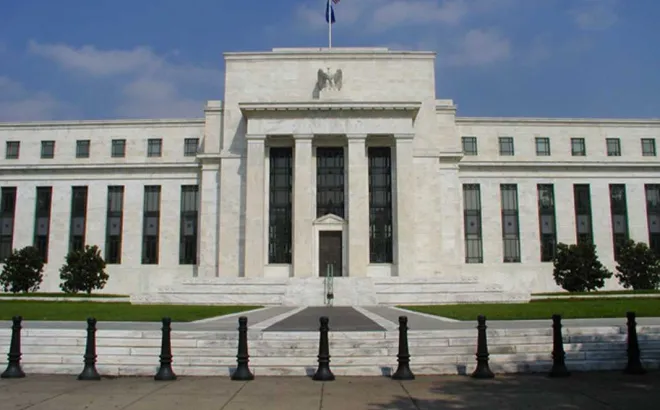 Fed: Αύξησε τα επιτόκια κατά 25 μονάδες βάσης - Σήμα και για νέες αυξήσεις