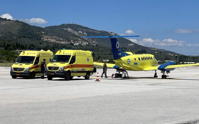 Ασθενοφόρο και αεροσκάφος