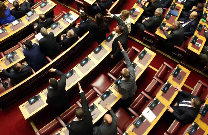 Δεν πληρώνω - Δεν πληρώνω: Ο ΣΥΡΙΖΑ «στριμώχνει» κακοπληρωτές βουλευτές του