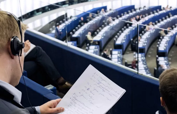Το σκάνδαλο εξώθησε την πρόεδρο του ΕΚ, τη Ρομπέρτα Μέτσολα, να αναγγείλει μεταρρυθμίσεις