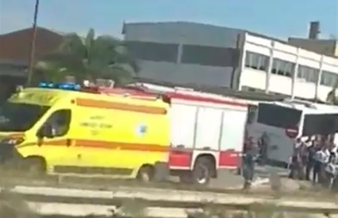 Θεσσαλονίκη: Λεωφορείο των ΚΤΕΛ προσέκρουσε σε κιγκλιδώματα - 12 τραυματίες (video)