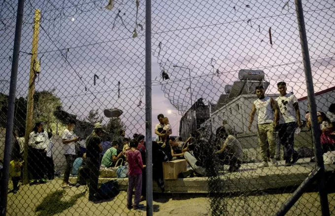 Μετεγκατάσταση από την Ελλάδα στη Γαλλία για 400 αιτούντες άσυλο
