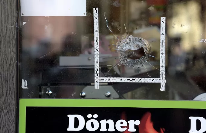 Γερμανία: Ο ιδιοκτήτης του εστιατορίου μετά την ρατσιστική επίθεση δώρισε το κατάστημα στους υπαλλήλους του
