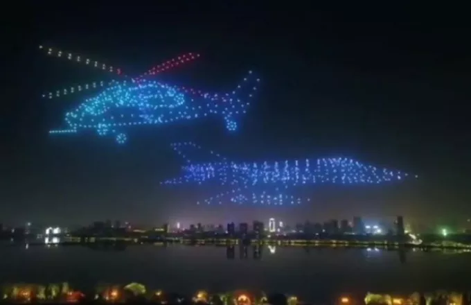 Κίνα: Ένα «αεροπλάνο-φάντασμα» στον νυχτερινό ουρανό
