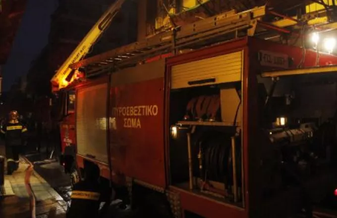 Θεσσαλονίκη: Φωτιά σε τροχόσπιτο στον Λαγκαδά
