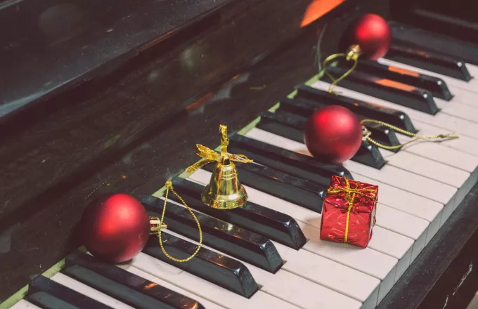 Spotify: Αυτό είναι το τραγούδι που ακούγεται περισσότερο τα Χριστούγεννα