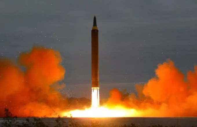 H EE καταδικάζει την εκτόξευση νέων βορειοκορεατικών πυραύλων