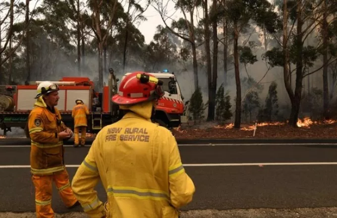 Κόλαση στην Αυστραλία: Φωτιές στα νοτιανατολικά, απειλή κυκλώνα στα βορειοδυτικά