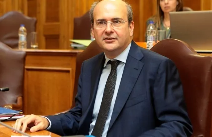 Χατζηδάκης στη Le Figaro: «Θα απελευθερώσουμε τον κλάδο ενέργειας μέσω των ιδιωτικοποιήσεων»