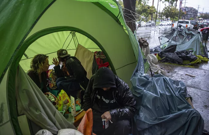 Υγειονομική βόμβα:  60.000 άστεγοι στην Καλιφόρνια μπορεί να προσβληθούν από κορωνοϊό 