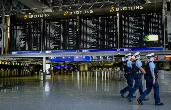 Γερμανία- Απίστευτο: Επιβάτης αεροπλάνου αρνήθηκε να φορέσει μάσκα και δάγκωσε αστυνομικό 