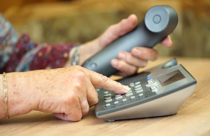 Θεσσαλονίκη: «Έξυπνες» συσκευές και εφαρμογές τηλεβοήθειας για ηλικιωμένους