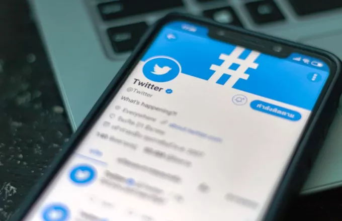 Τέλος στους συνωμοσιολόγους: Το Twitter αφαιρεί χιλιάδες λογαριασμούς