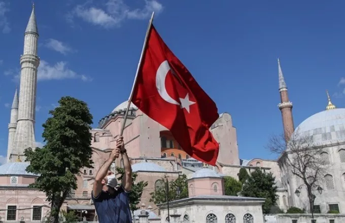 Mεγαλώνει το χάσμα Τουρκίας - Δύσης