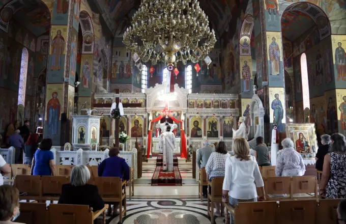 Πιέσεις σε Αρχιεπίσκοπο- ιεραρχία: 180 χριστιανικά σωματεία ζητούν ανοικτές εκκλησίες τα Χριστούγεννα