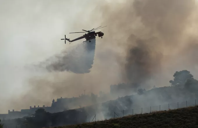 Μεγάλη φωτιά στις Κεχριές Κορινθίας – Εκκενώθηκαν οικισμοί (pics, vid)