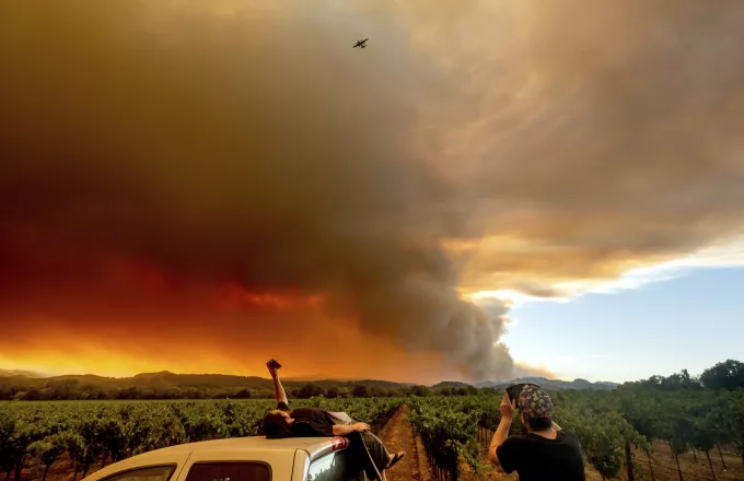 HΠΑ: Το έλεος της πύρινης λαίλαπας Ντίξι- Νέες εντολές εκκένωσης στην Καλιφόρνια