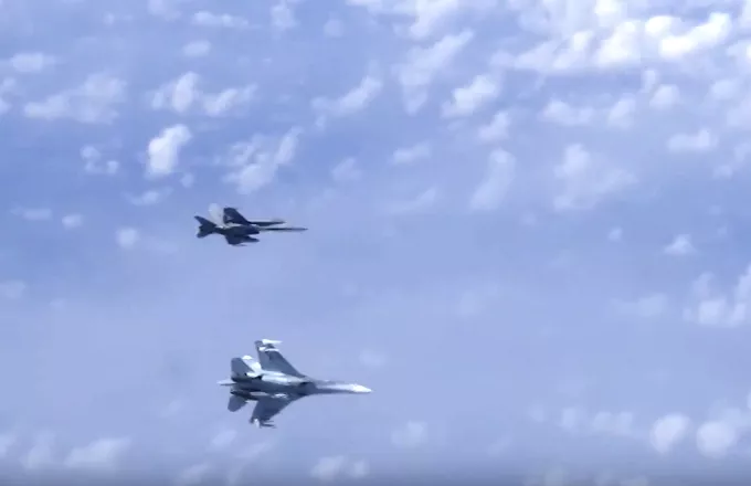 Ρωσία: Su-27 αναχαίτισε αμερικανικά βομβαρδιστικά πάνω από τη Βαλτική