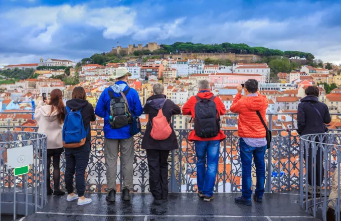 Πορτογαλία: Μεγάλες φοροελαφρύνσεις σε νέους για την ανάσχεση της μετανάστευσης των νέων