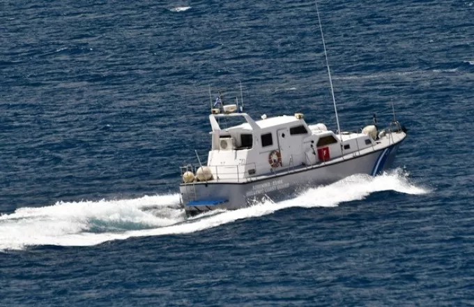 «Συναγερμός» για ακυβέρνητο σκάφος με 55 μετανάστες
