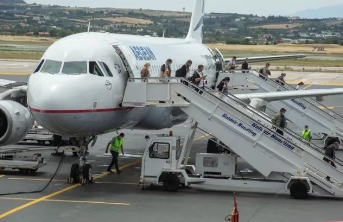 Μεθυσμένες τουρίστριες αναστάτωσαν αεροπλάνο
