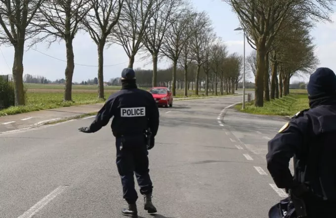 Γαλλία: Θρίλερ με επίθεση σε αντιδήμαρχο – Βρέθηκε σταυρωμένος σε χωράφι