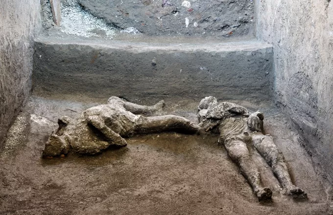 Τα λείψανα των δύο ανδρών είναι πολύ καλά διατηρημένα. Κάηκαν ζωντανοί κατά την έκρηξη του ηφαιστείου το 79 μΧ.