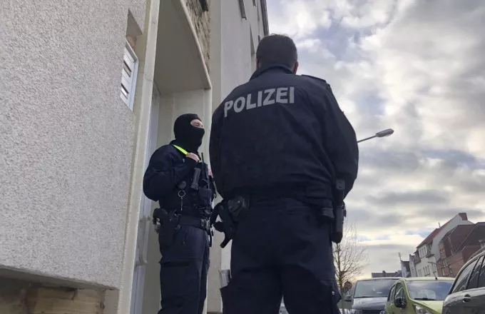 Σοκ στη Γερμανία: Τουλάχιστον τρεις νεκροί και έξι τραυματίες από επίθεση με μαχαίρι (vid)