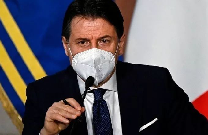 Ιταλία: Το δικαστήριο της Νάπολης αναστέλλει την ισχύ της εκλογής του Τζουζέπε Κόντε στην ηγεσία των Πέντε Αστέρων