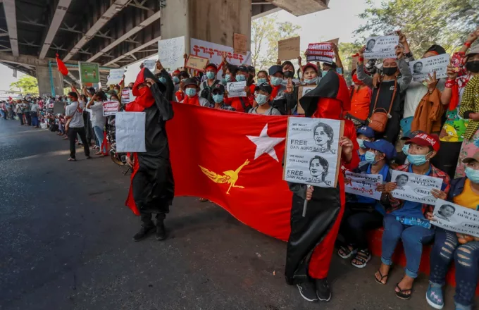 Μιανμάρ: 12 νεκροί στην καταστολή των διαδηλώσεων -Η κυβέρνηση δεσμεύθηκε για ανατροπή της στρατιωτικής χούντας