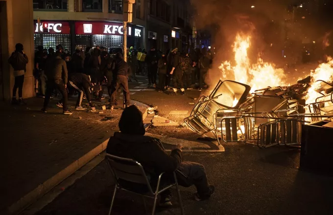 Σκηνικό «πολέμου» στην Ισπανία για την φυλάκιση του ράπερ Χασέλ - Το tweet για το οποίο καταδικάστηκε